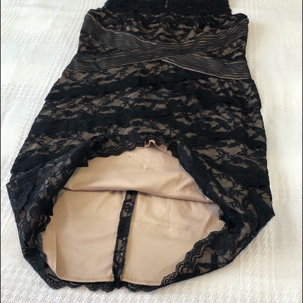Beautiful women’s dress! - Picture 5 of 13